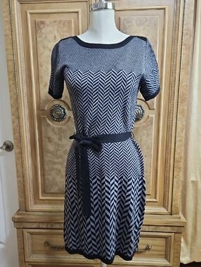 Calvin Klein Black and White Chevron Midi Dress with Belt NWT Small
